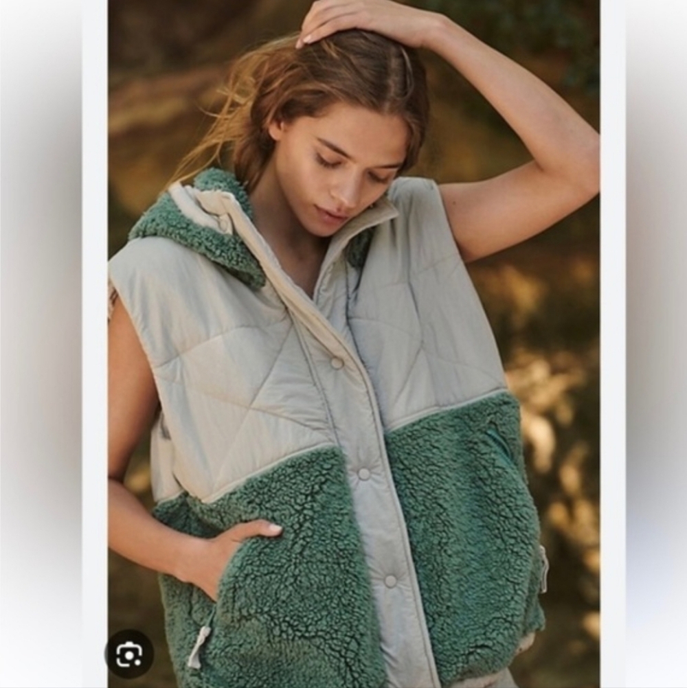 FP Movement by Free People Sage Green Quilted & Sherpa Hooded Vest